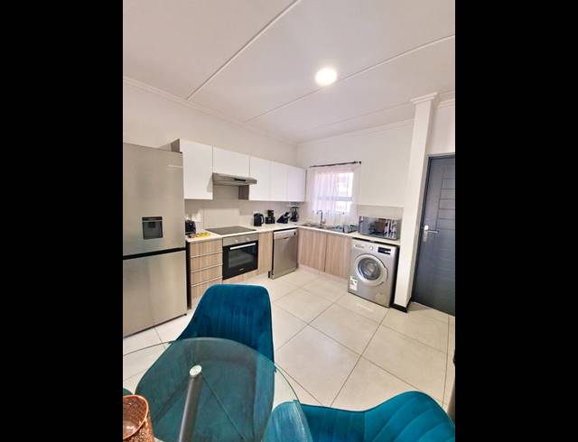 2 BEDROOM APARTMENT FOR SALE IN FOURWAYS